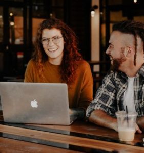 Que é a igualdade laboral? 5 elementos que a constrúen